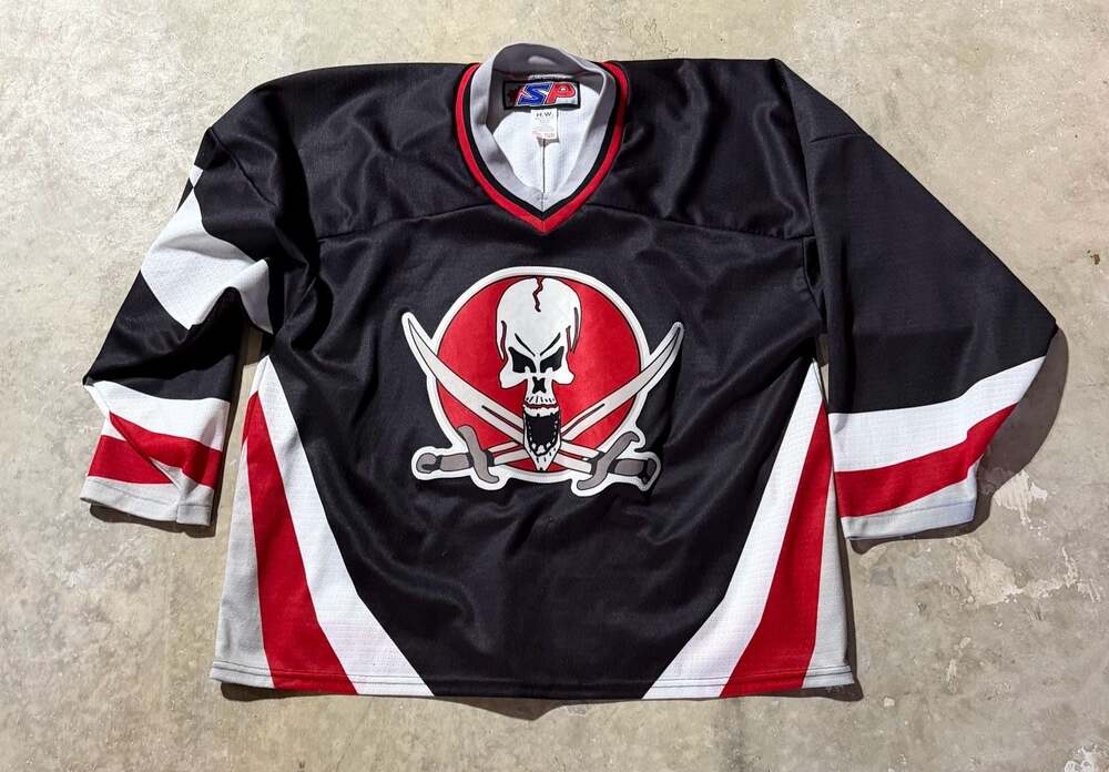 SP Apparel Pirate Skull & Swords Hockey Jersey #11 Adult XL
